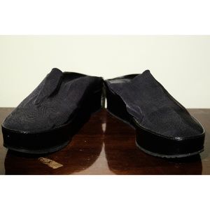Donald J Pliner  Platform Slip On